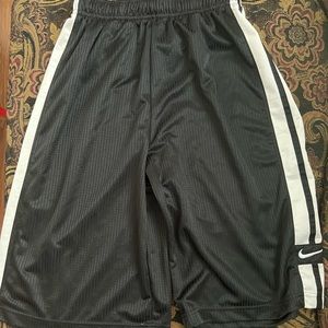 Nike Boys XL Basketball Shorts